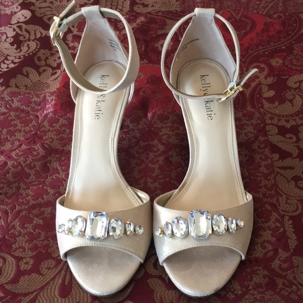 K & K, gold, 3 inch heels, 7.5M, gems on toes.